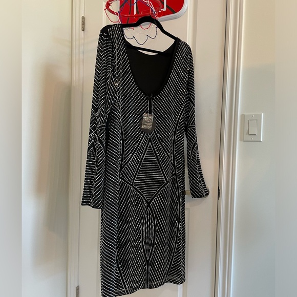 gorgeous dress size 3X fits like a 2X black and sequins - Picture 2 of 2